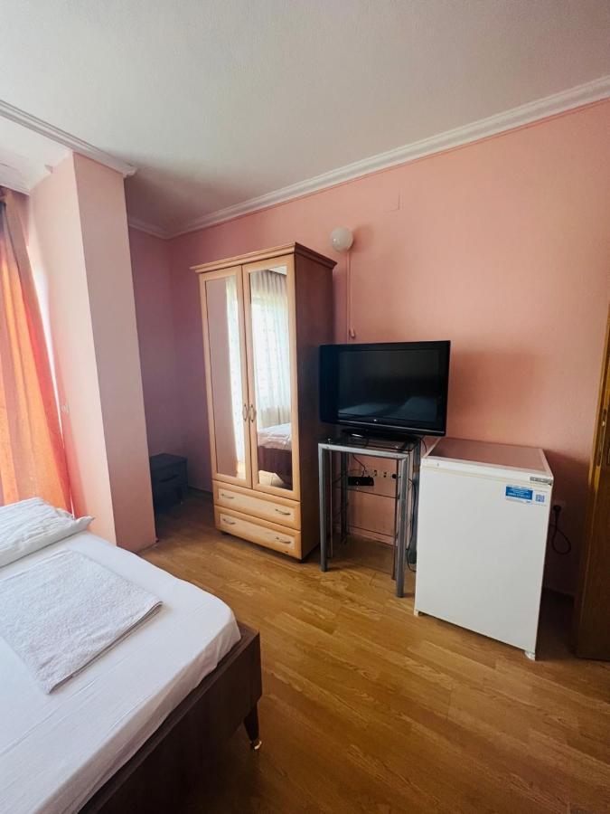 Guest House Velania Pristina Exterior photo