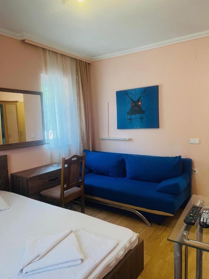 Guest House Velania Pristina Exterior photo